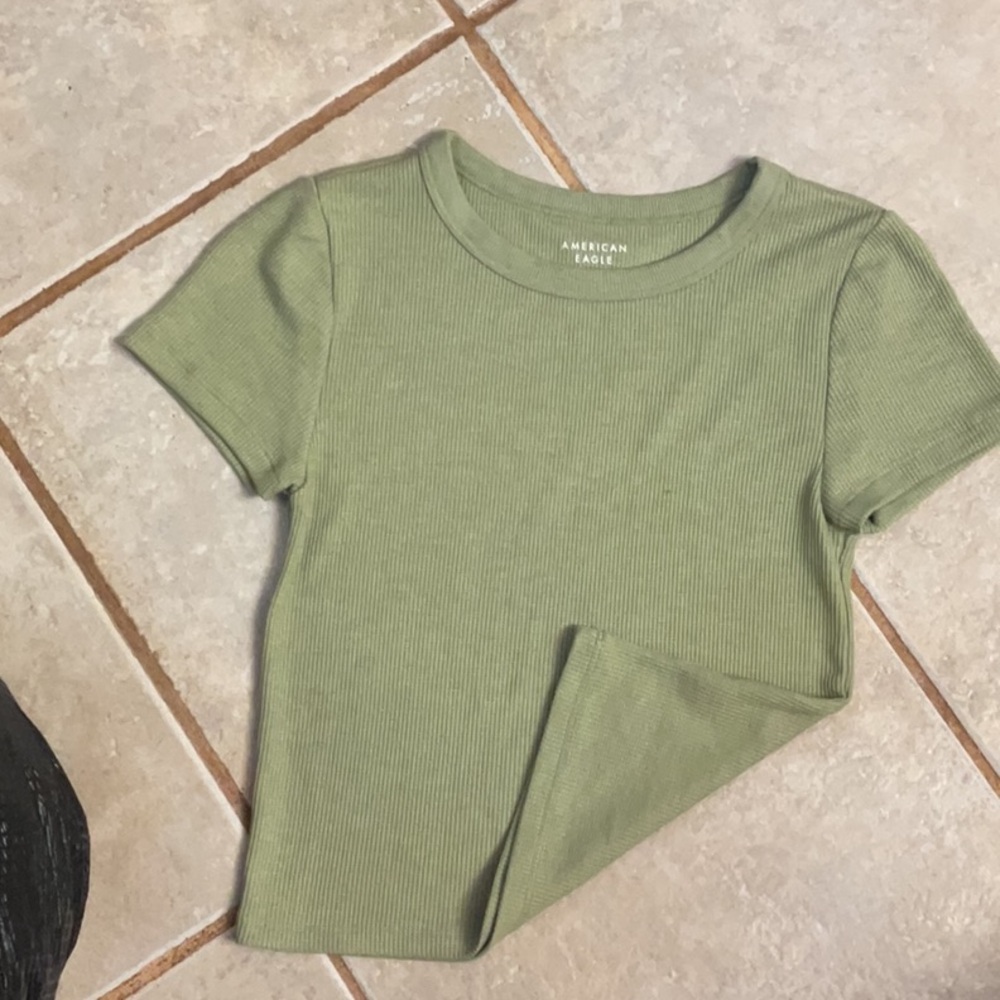 American Eagle Outfitters Green Short Sleeve Tee
